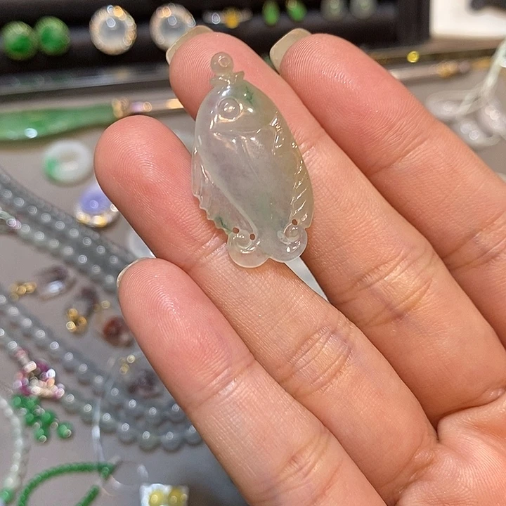 翡翠未镶嵌颈饰翡翠鱼