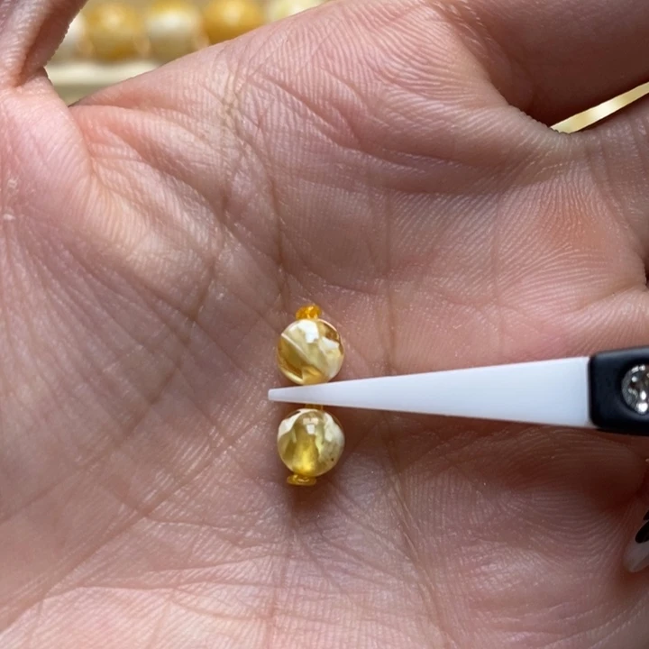 未镶嵌琥珀珠宝奇石
