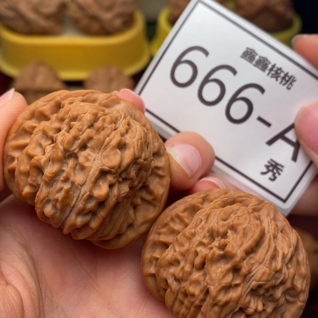 文玩核桃把件汗高楼41……