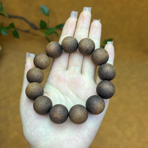 天然小叶降真香1.8手串收藏级帝王香黄绿油金丝老蜜结文玩娇推荐