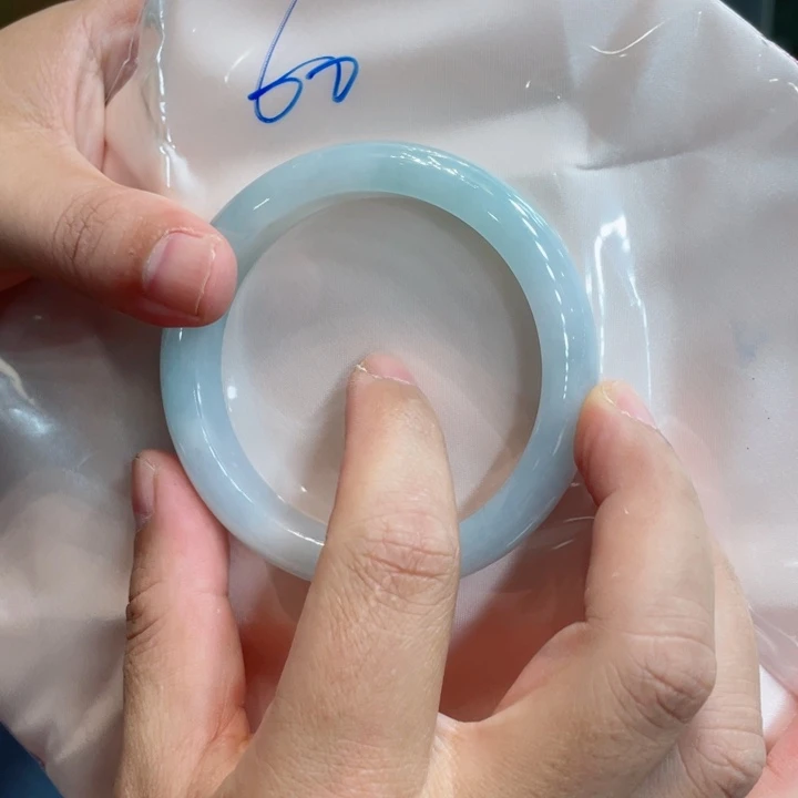 翡翠手镯未镶嵌买断