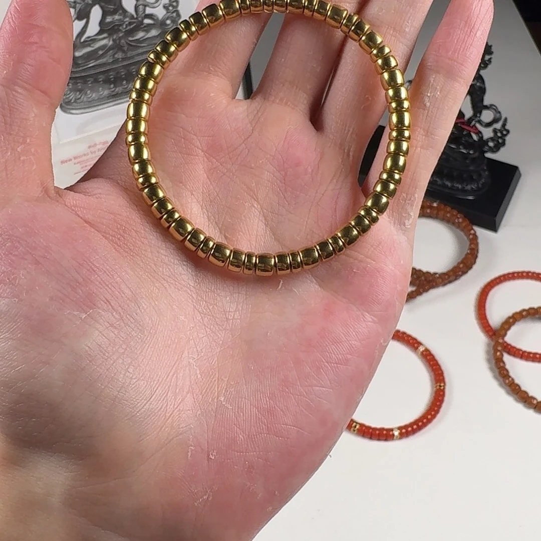 手串椰蒂出去玩出去玩