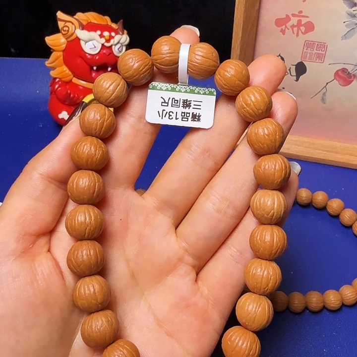世***雨吊坠猴头核桃聚宝盆