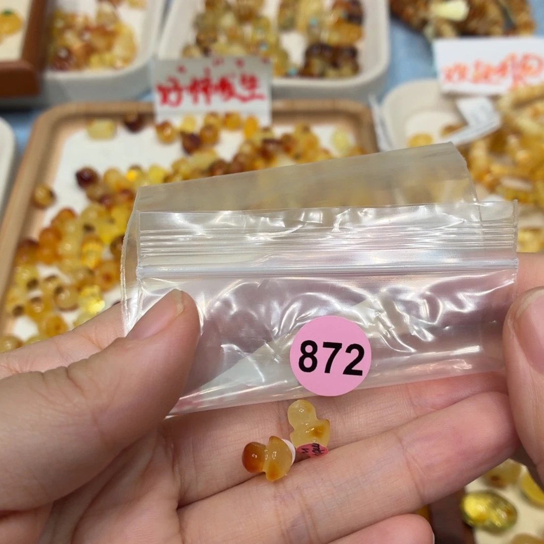琥珀未镶嵌珠宝奇石