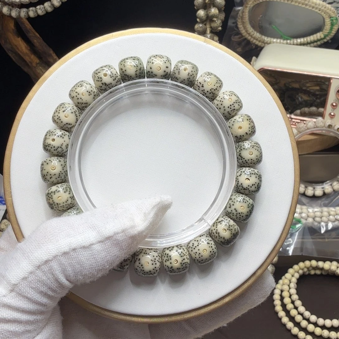 手串星月菩提绿背