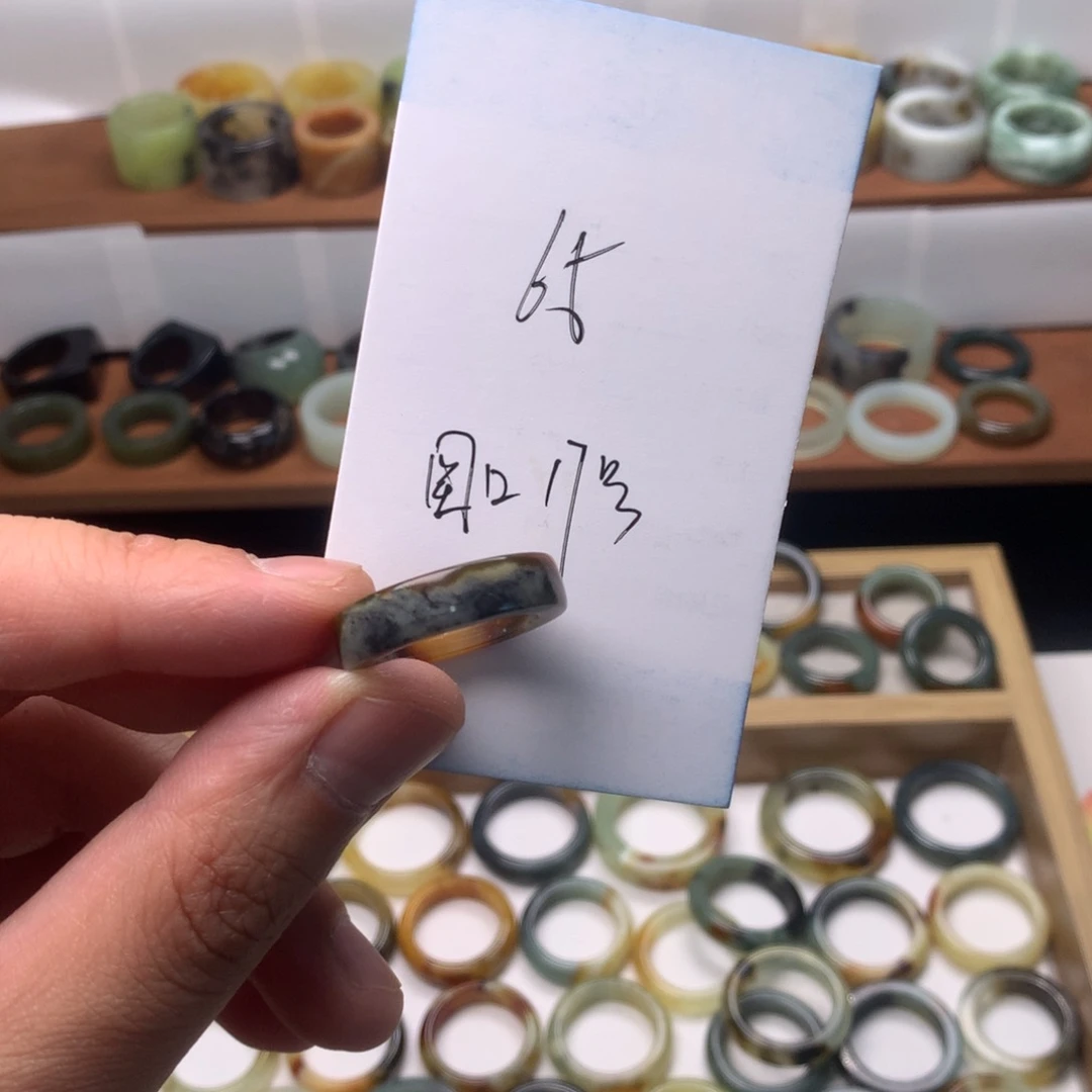 蛇纹石玉未镶嵌戒指阿****力
