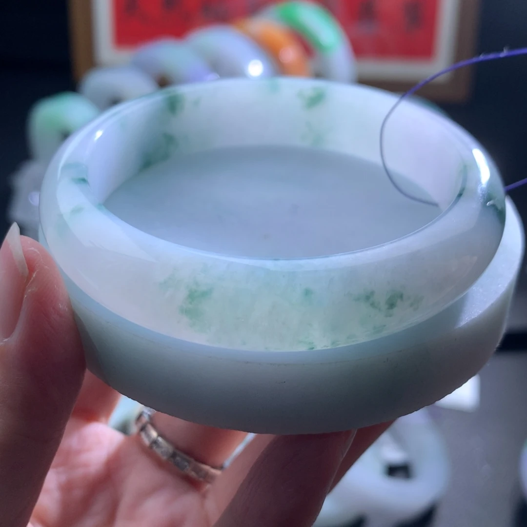 定制翡翠未镶嵌翡翠手镯