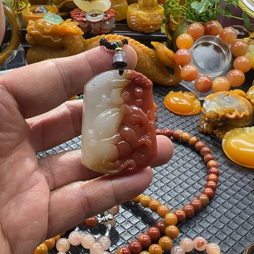 石英质玉未镶嵌颈饰