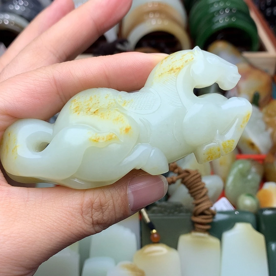 独***…和田玉未镶嵌颈饰