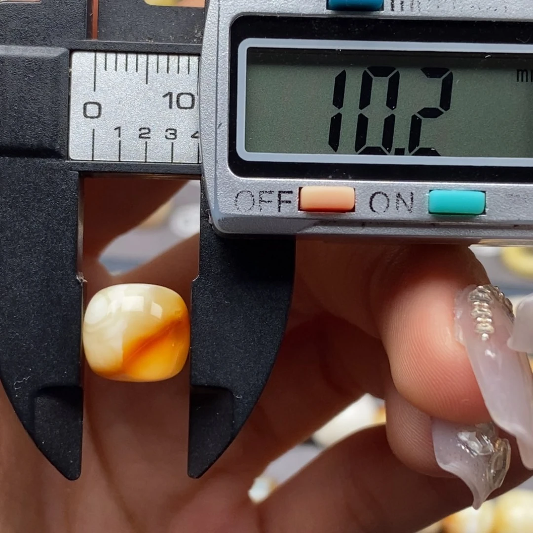 琥珀未镶嵌耳饰老型