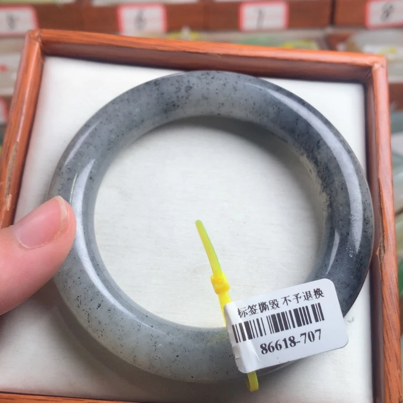 【闪购商品】和田玉手镯未镶嵌