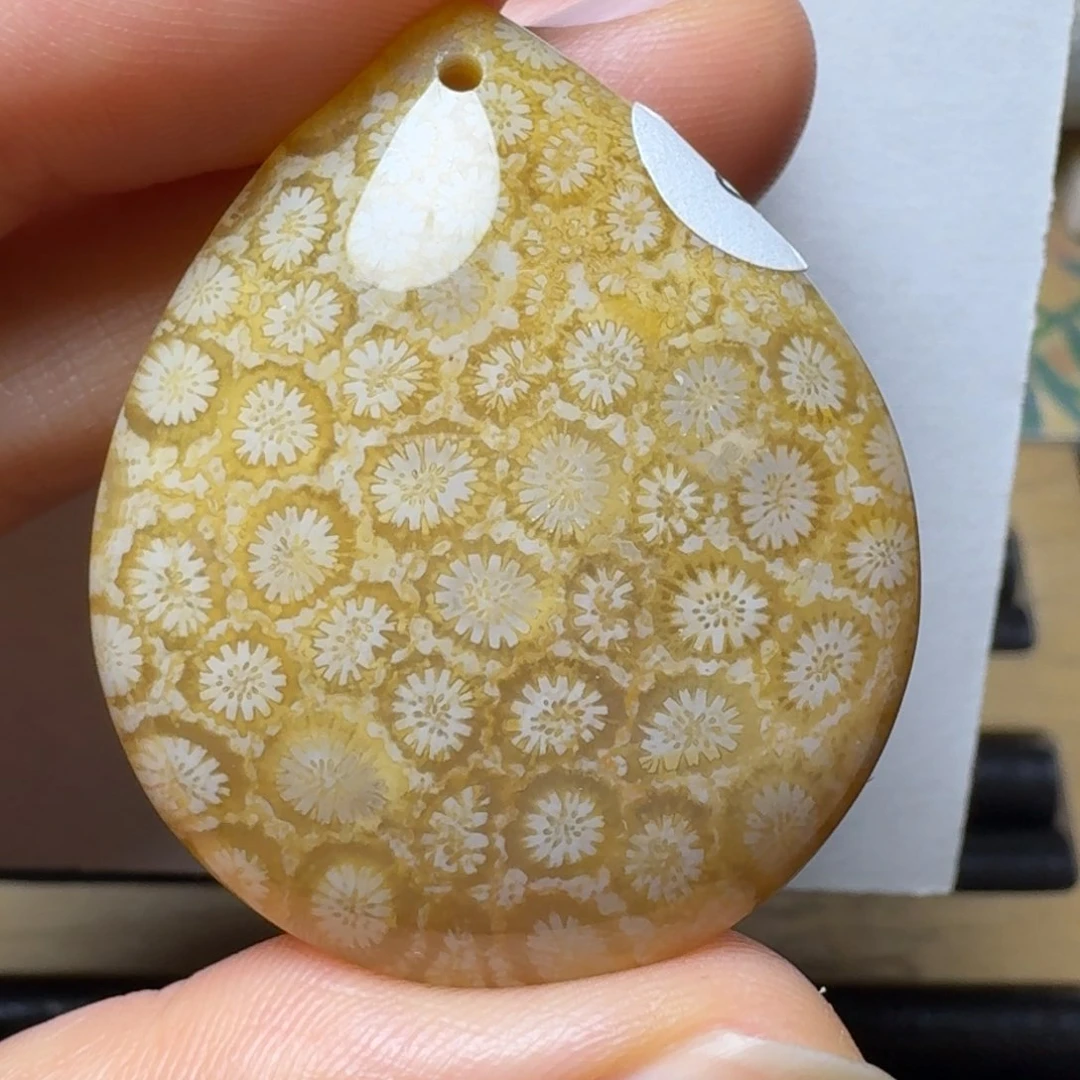硅化玉鹅黄色玉透清晰花，不盘未镶嵌