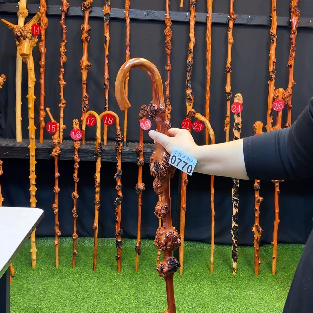 :***界黑果木拐杖手把件770