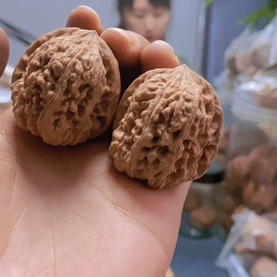 【闪购商品】把件文玩核桃37平谷凹底尖黄