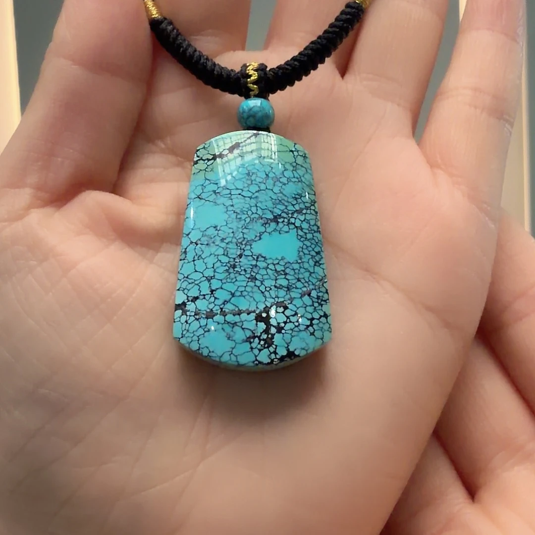 绿松石未镶嵌颈饰