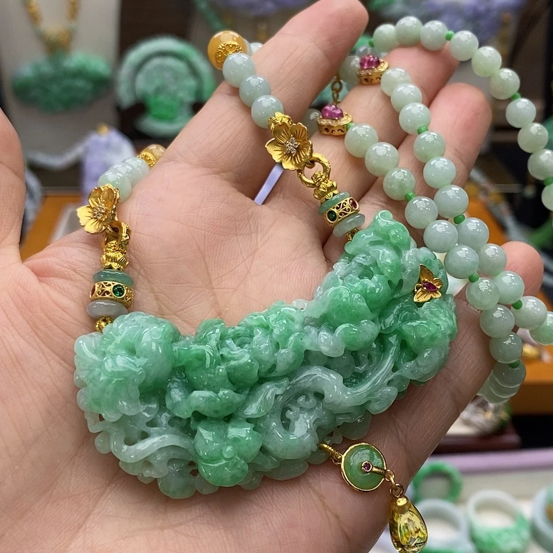 翡翠未镶嵌颈饰吊坠