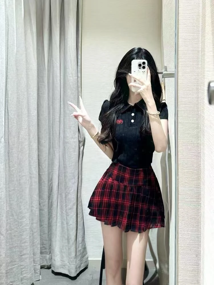 黑红刺绣上衣➕格子半裙两件套套装，实物以直播间为准