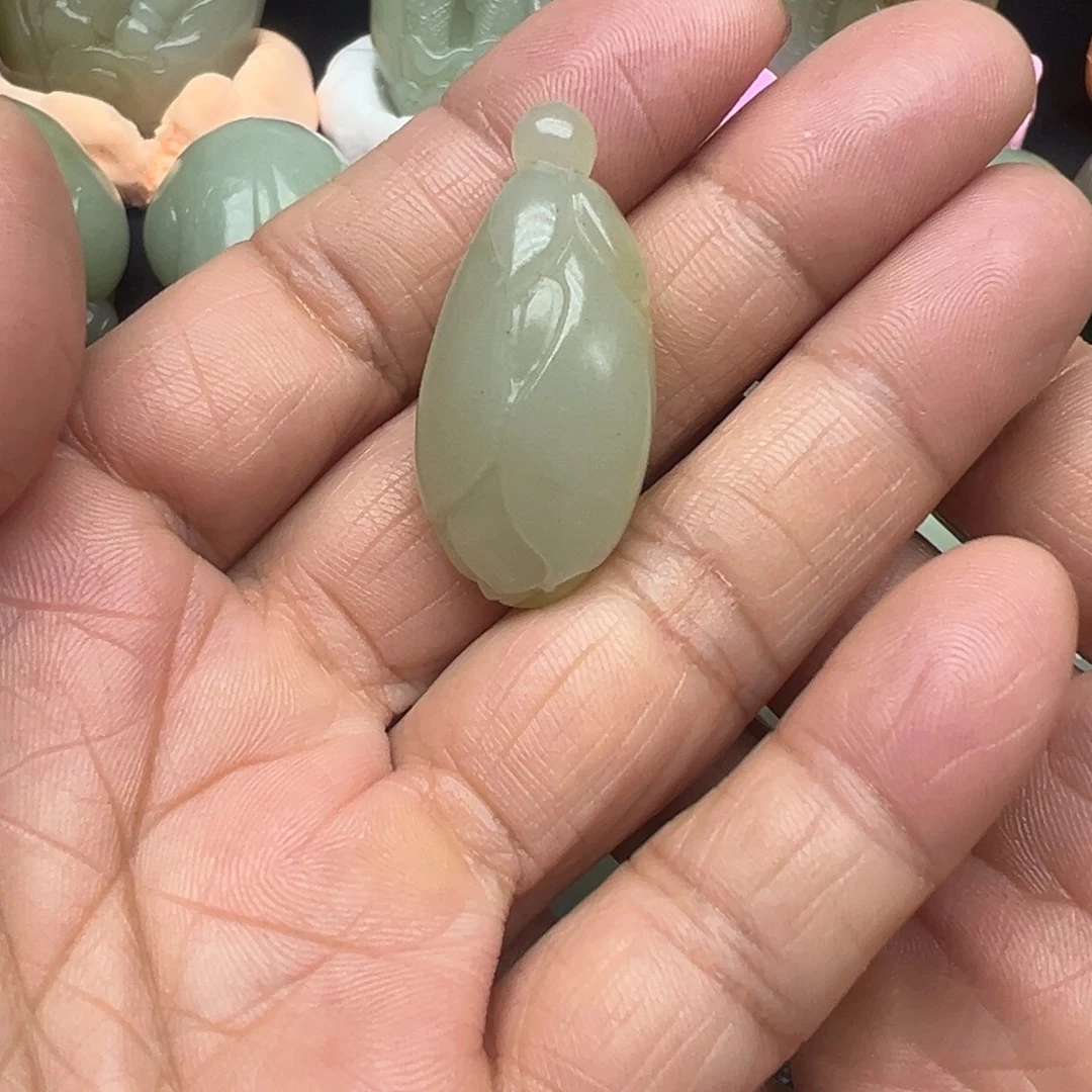 和田玉（糖玉）未镶嵌颈饰