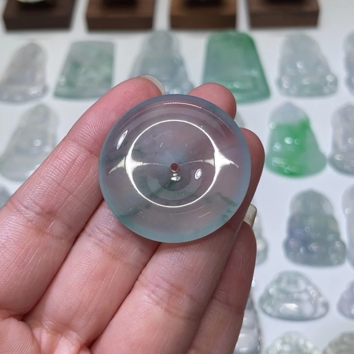 翡翠未镶嵌颈饰平安扣