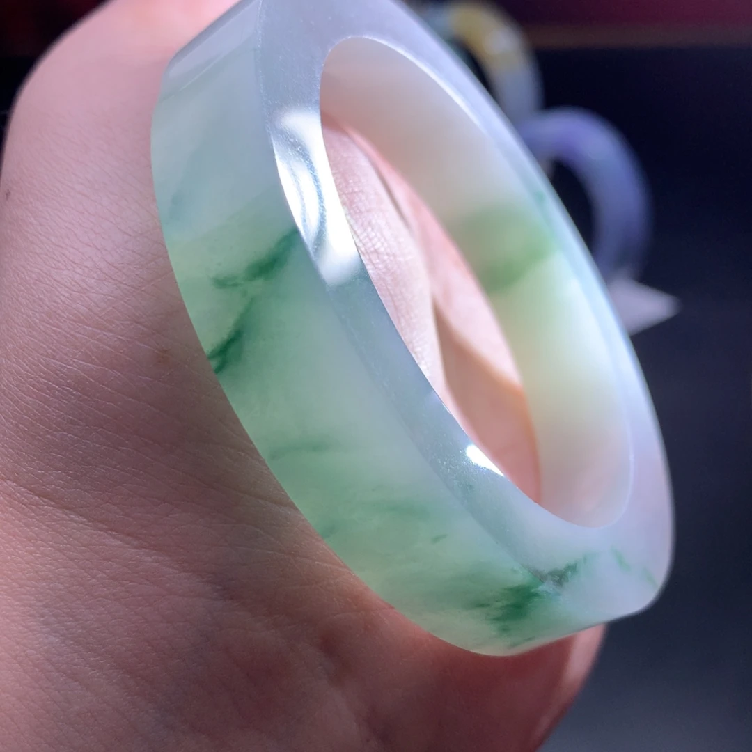 定制翡翠未镶嵌翡翠手镯