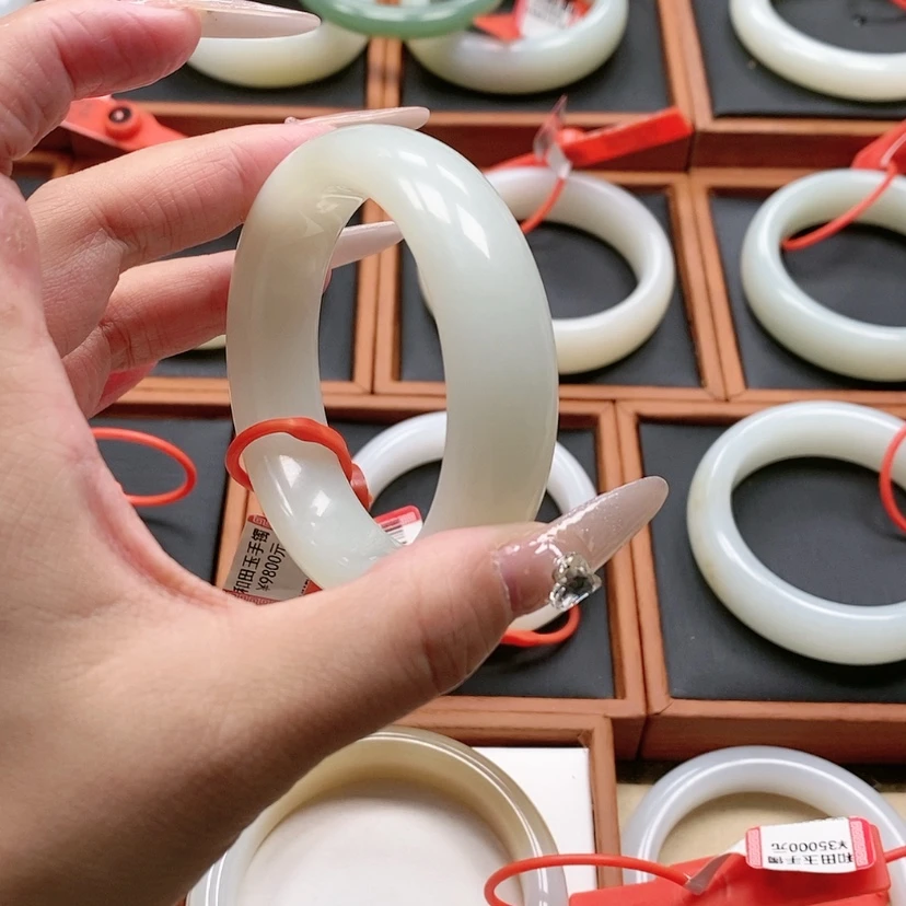 【闪购商品】未镶嵌手镯和田玉