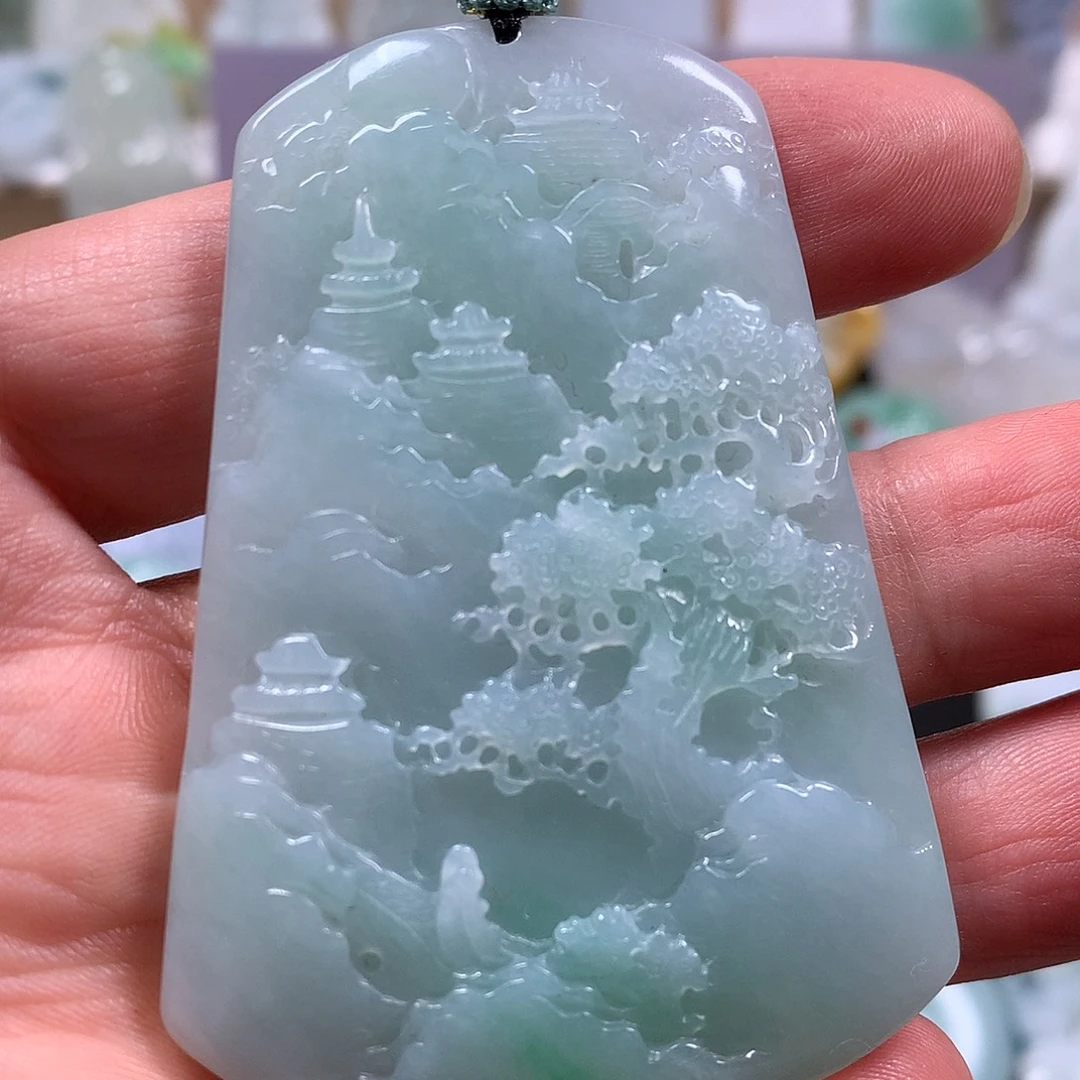 翡翠未镶嵌颈饰山水牌