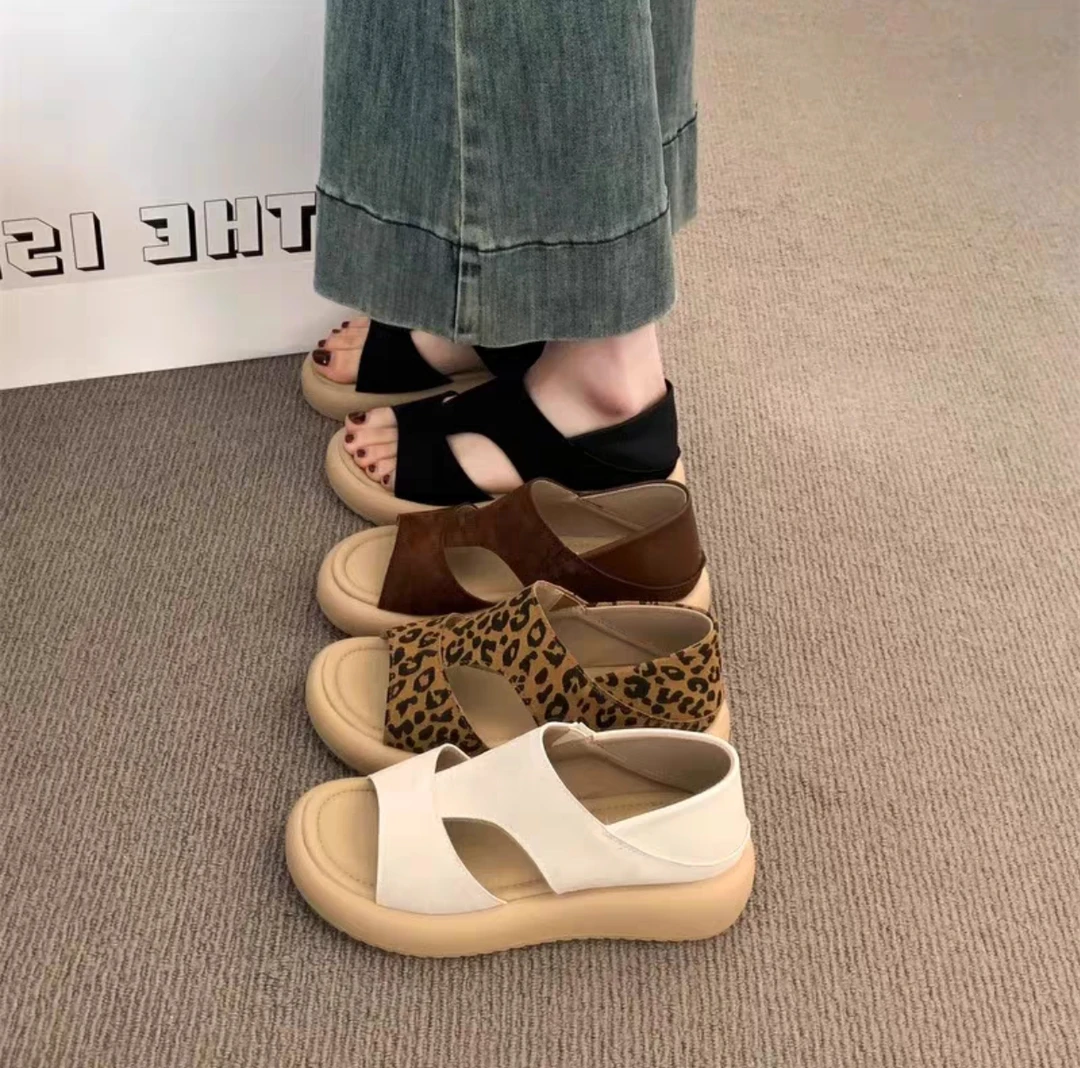 新款夏季2025露趾凉鞋舒适时尚复古百搭平底防滑休闲鞋气质外穿