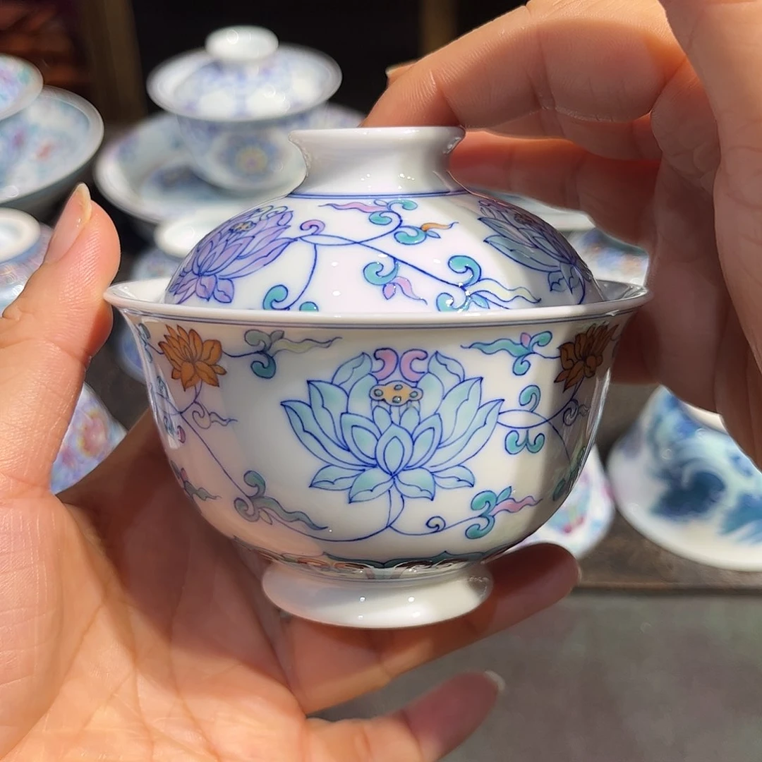 新品斗彩盖碗一个。。。。。。。。