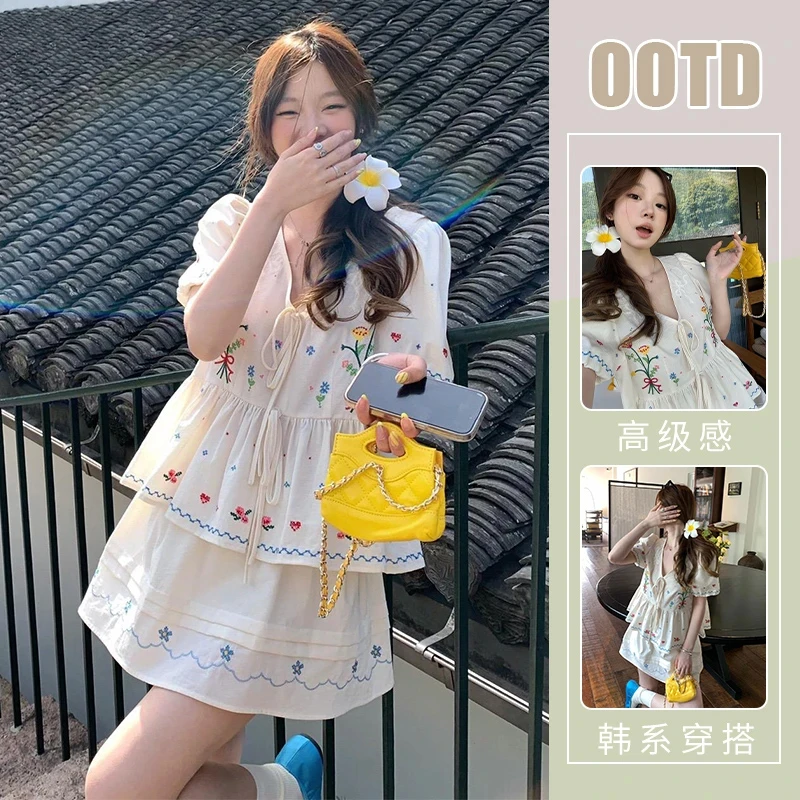 碎花泡泡袖衬衫女2025夏季V领刺绣系带娃娃衫洋气半身裙两件套装