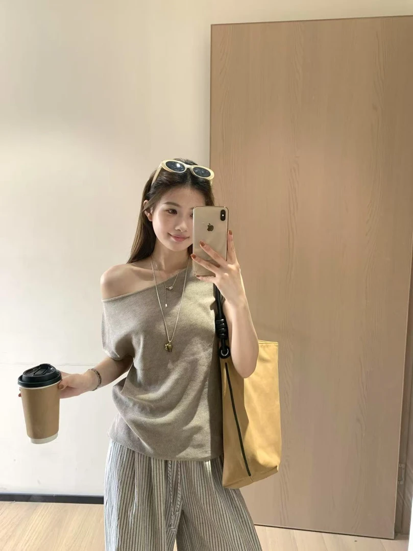 【清清】套头款常规款宽松型纯色露肩宽松简约上衣