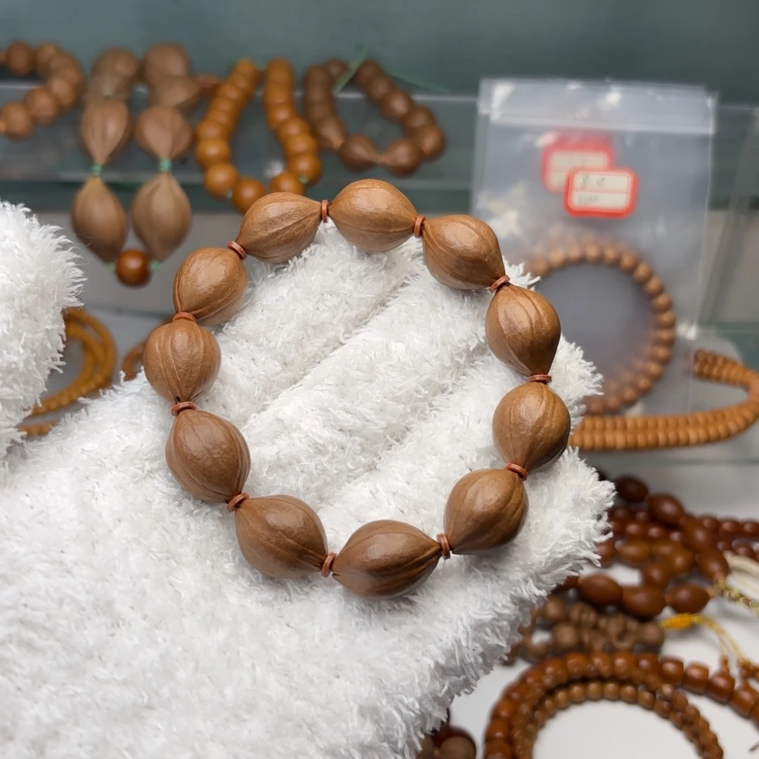 小***.橄榄核吊坠1.58三面佛