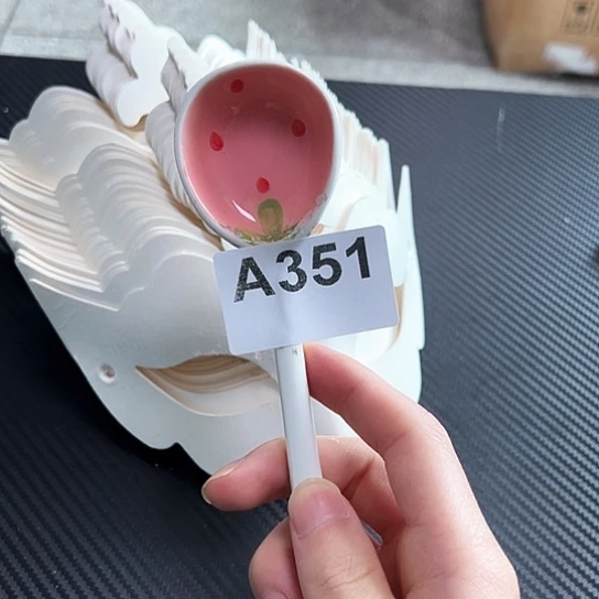 摆件发一份…………………………………………………………