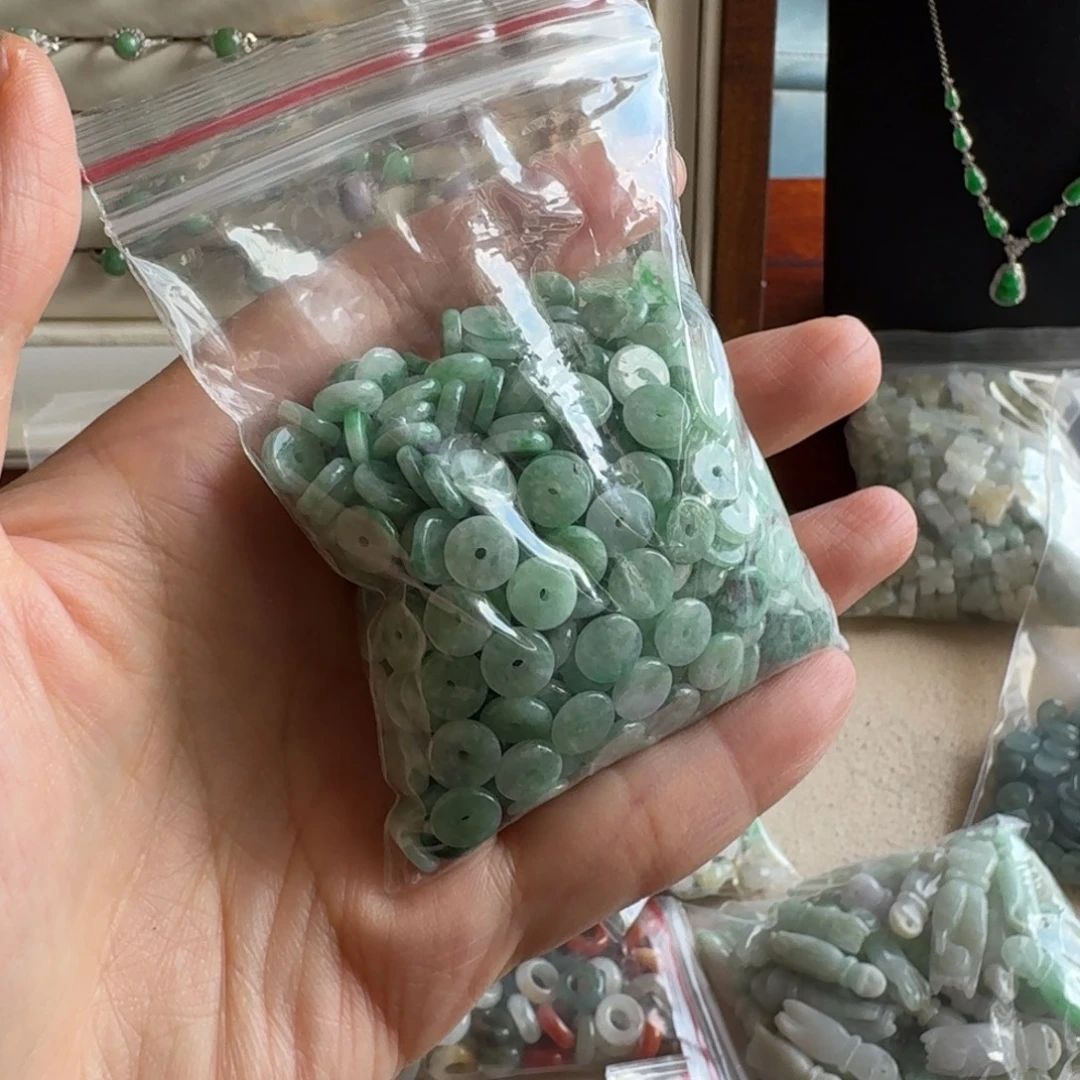 翡翠未镶嵌颈饰总价 清货福利1