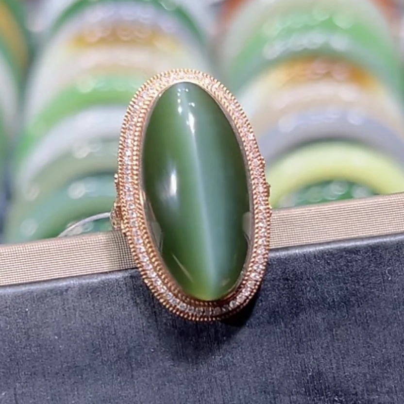 半价福利！和田玉俄料碧玉一线天黑猫眼戒指18K金镶嵌