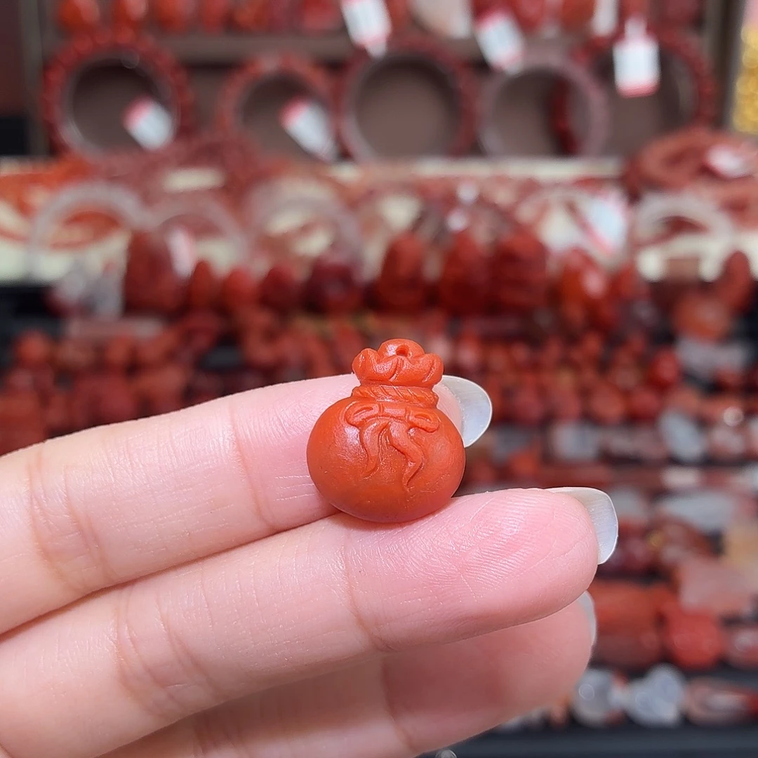 南红玛瑙未镶嵌颈饰满肉钱袋