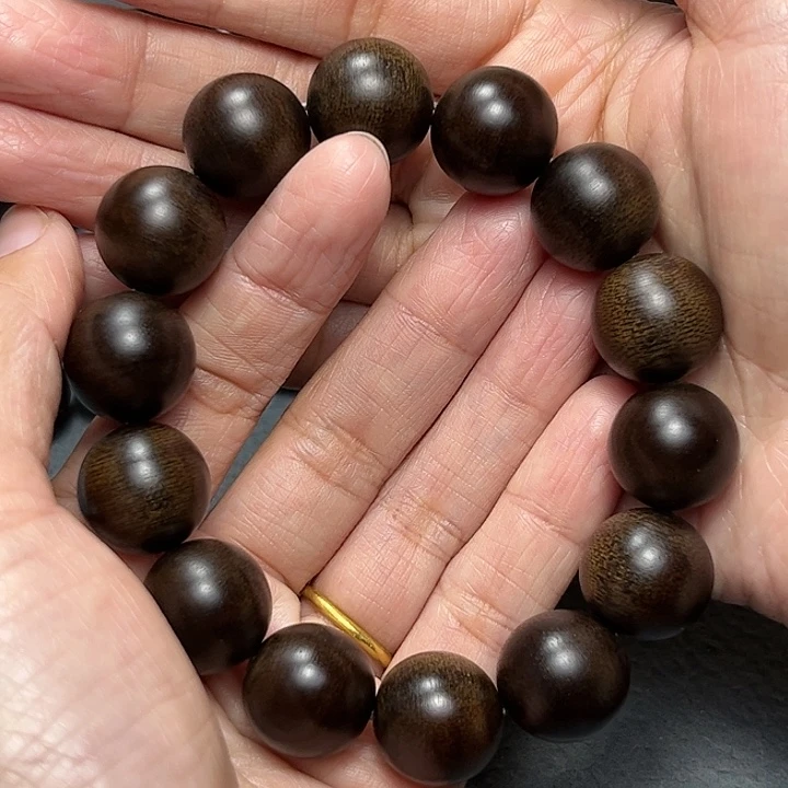 沉香手串白棋玉化