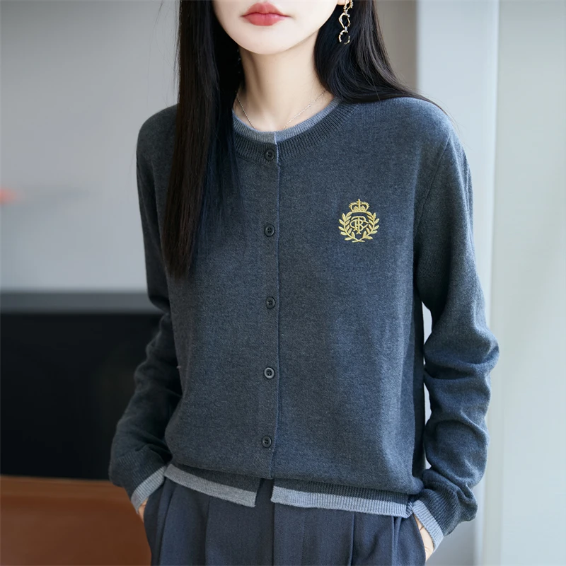 圆领假两件新款撞色长袖针织外搭开衫减龄洋气刺绣保暖上衣外套软