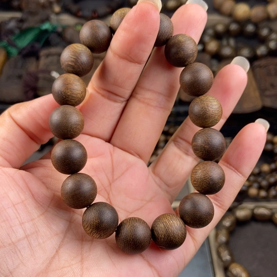 沉香手串;****的越南芽庄白