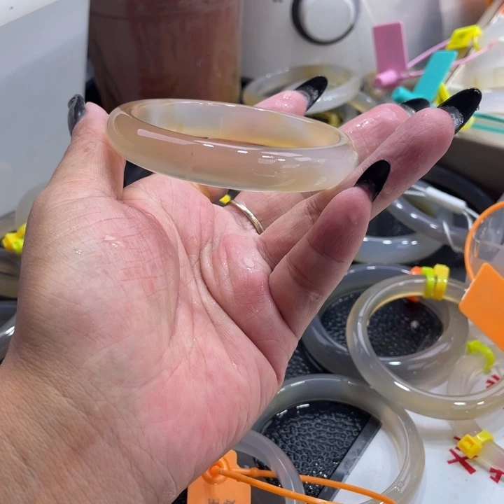 玛瑙/玉髓未镶嵌手镯