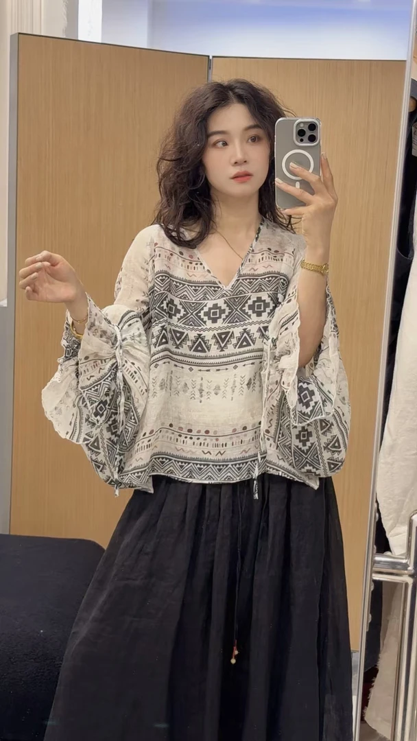 2025超火小上衣高级感轻奢减龄洋气民族风小众设计感印花苎麻衬衫