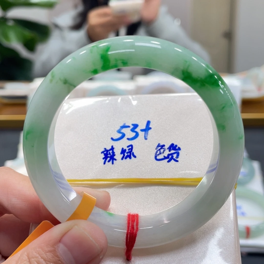 翡翠未镶嵌手镯翡翠