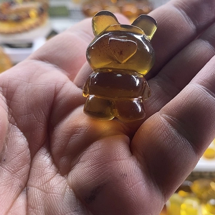 未镶嵌琥珀珠宝奇石小熊