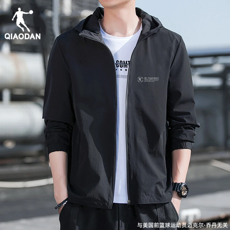 乔丹外套男2025秋季官方休闲防水运动夹克新款连帽风衣正品冲锋衣