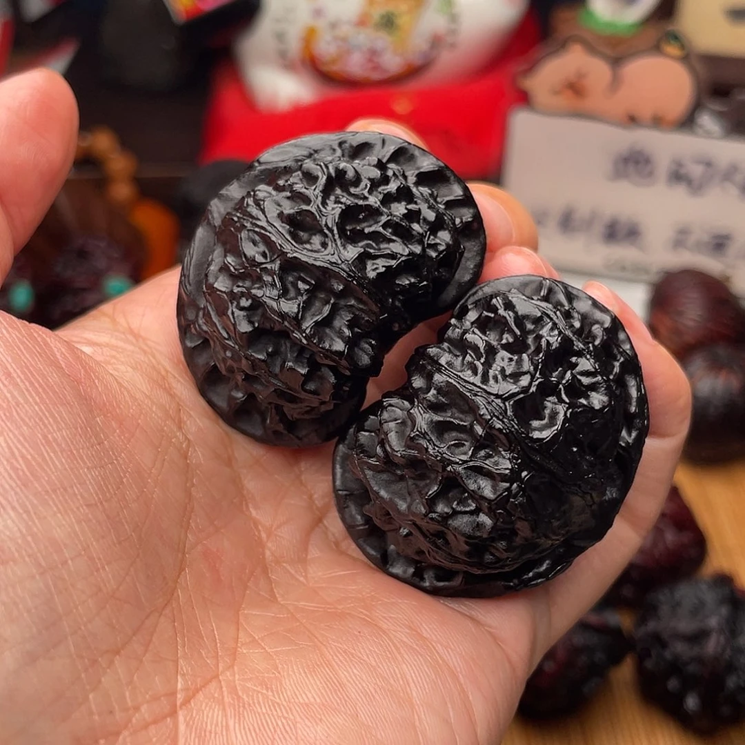 吊坠文玩核桃黑灯