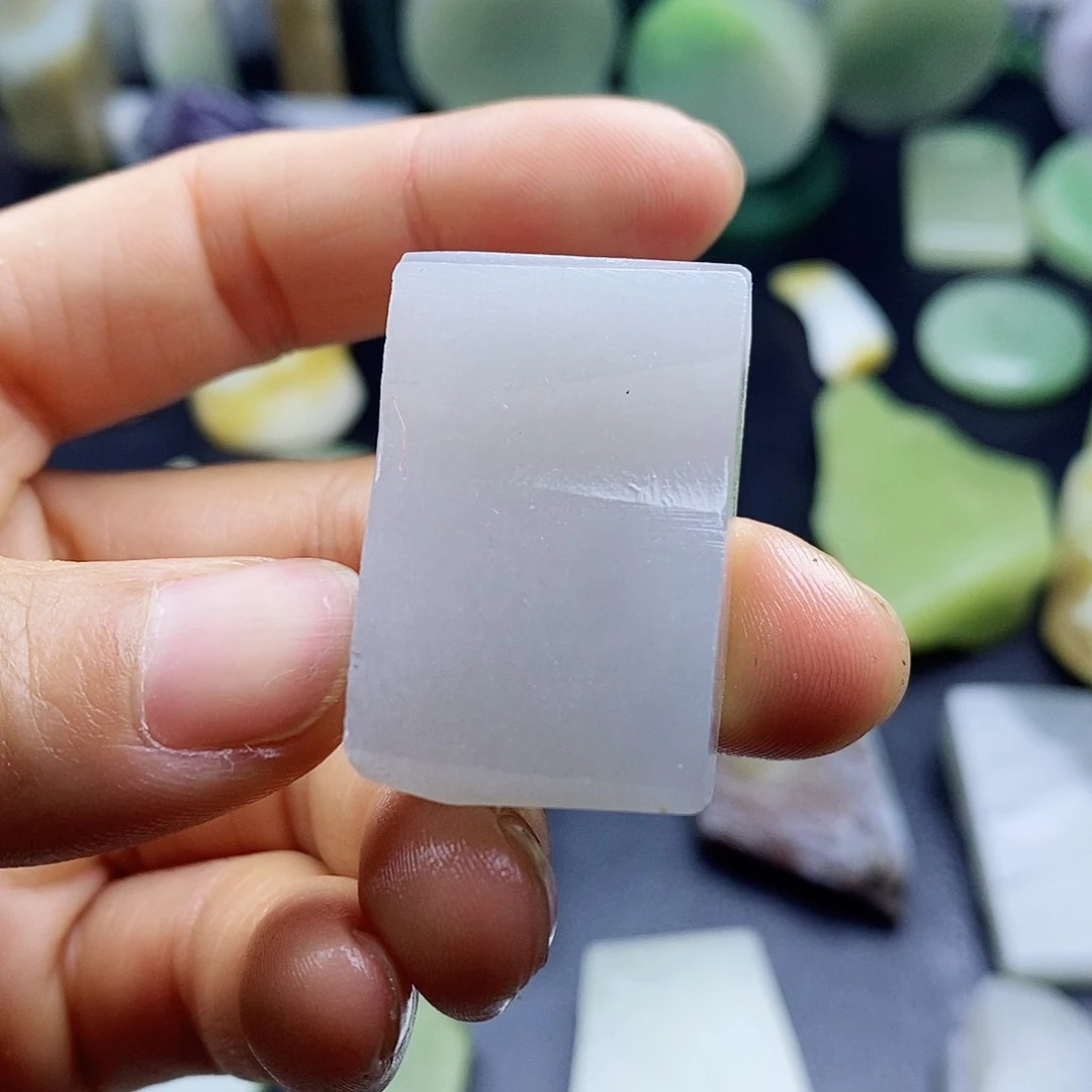 和田玉未镶嵌车挂