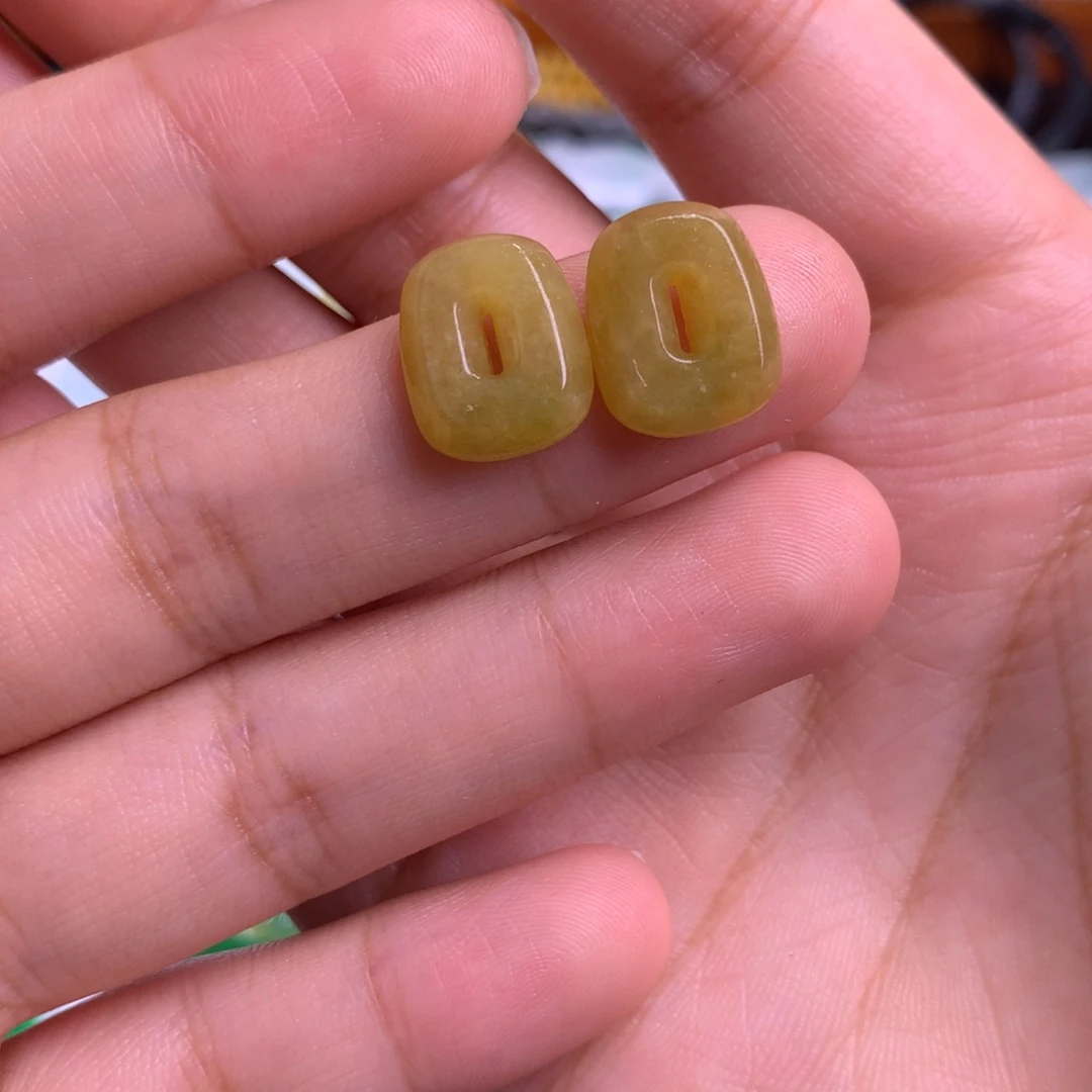定制翡翠未镶嵌耳饰
