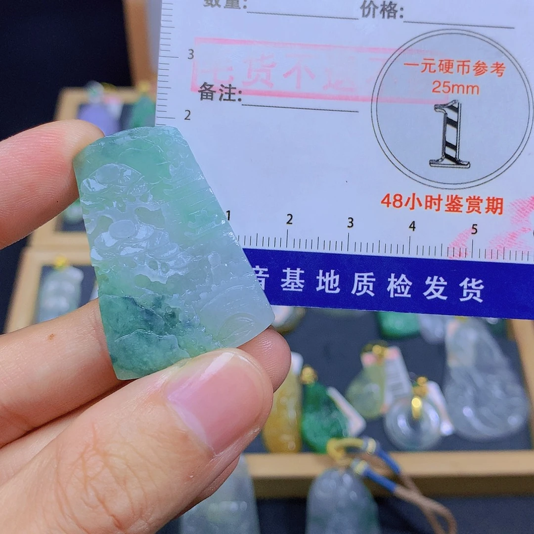 翡翠未镶嵌颈饰翡翠