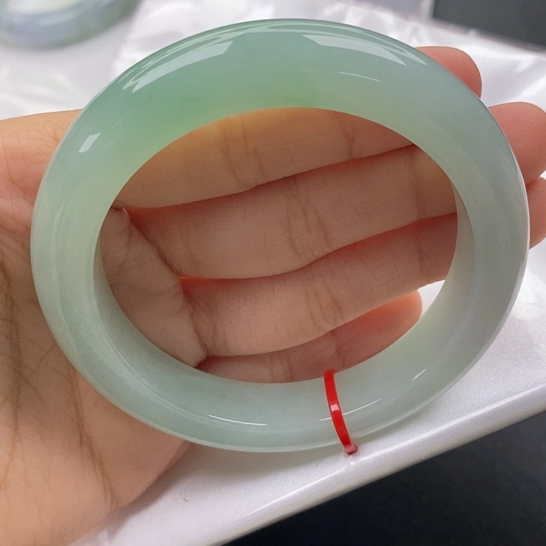 翡翠未镶嵌手镯5657正圈