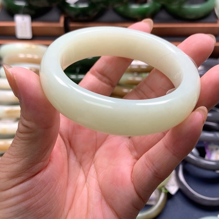 【闪购商品】未镶嵌手镯和田玉