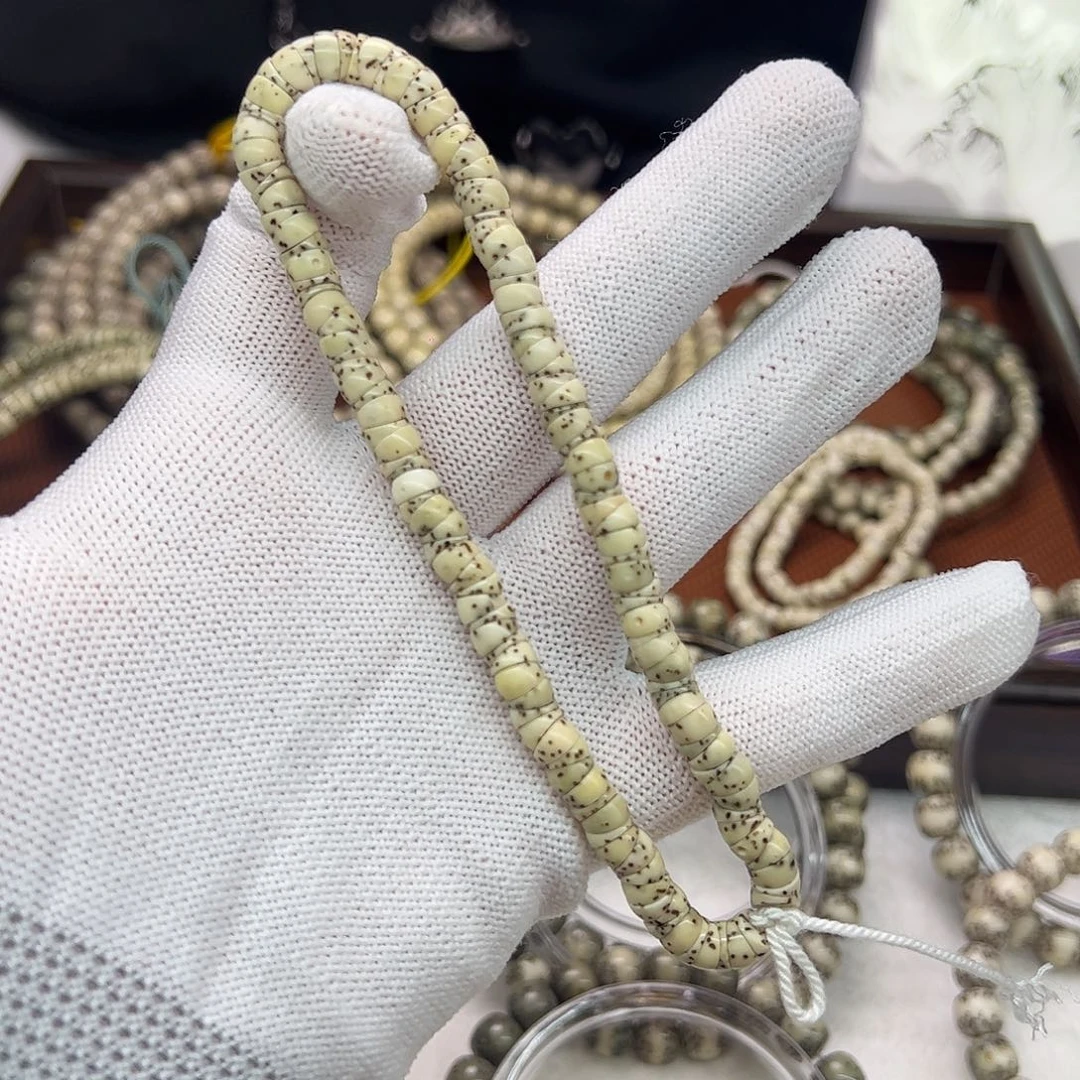 吊坠星月菩提石玉大肠